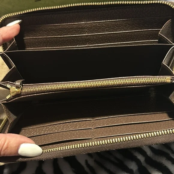 ‼️Gucci Bananya GG Supreme Wallet ‼️ - Picture 3 of 9